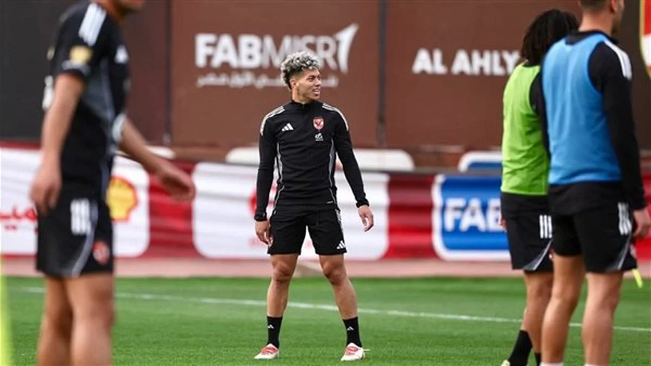 قرار فني.. إمام عاشور ينتظم في تدريبات الأهلي الجماعية بعد انتهاء عقوبتهُ بالكامل